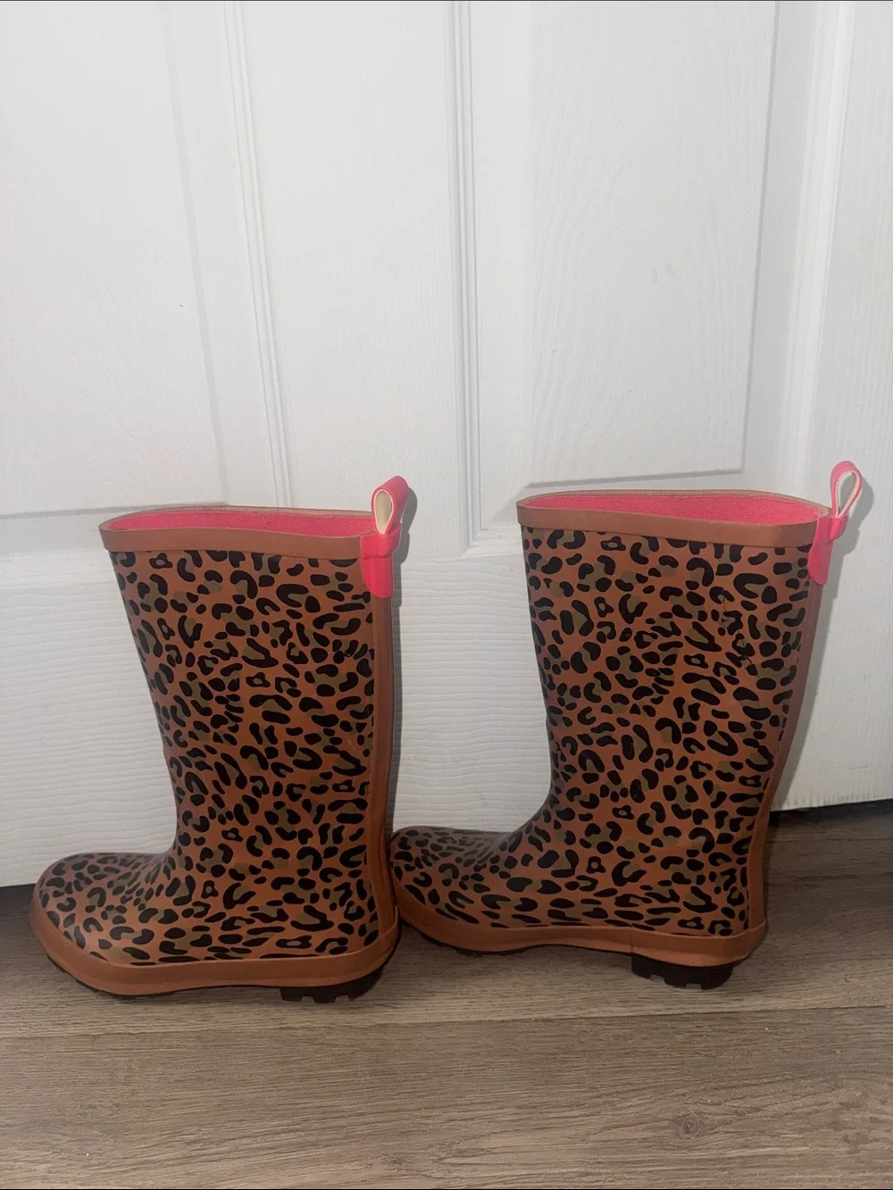 Cat and Jack Leopard Print Rain Boots with Pink Trim, size 3
